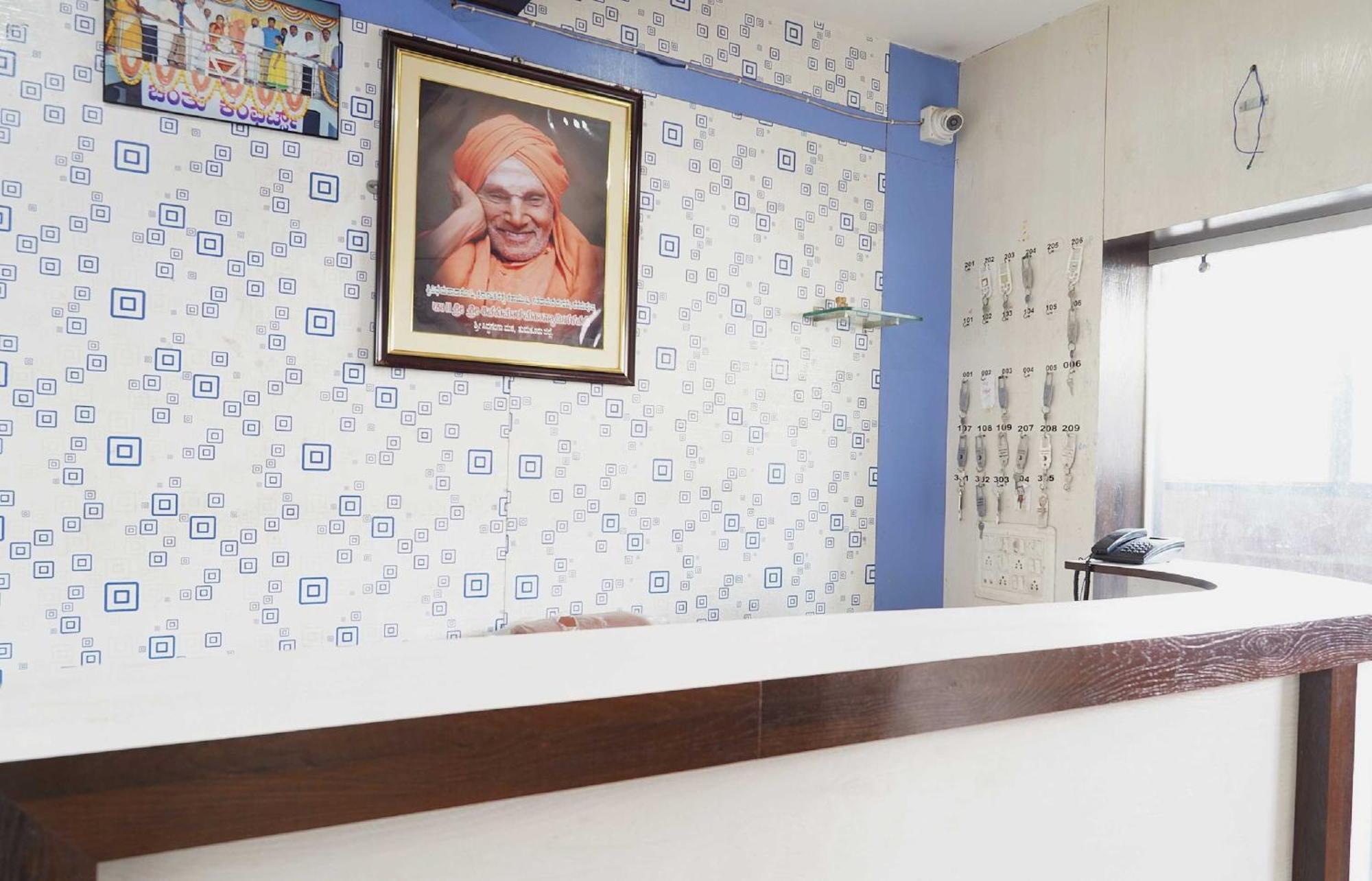 Oyo Chinthu Comforts Tumkur Екстер'єр фото